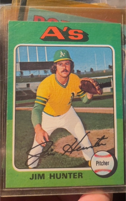 1975 Topps #230 Jim Hunter — front