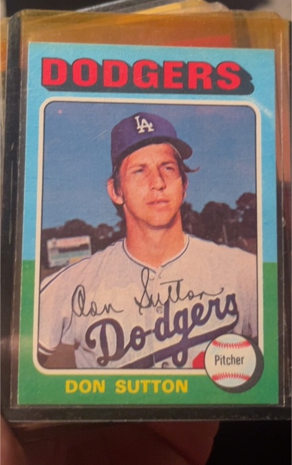 1975 Topps #220 Don Sutton — front