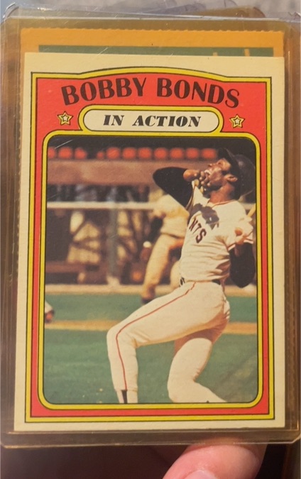 1972 Topps #712 Bobby Bonds In Action — front
