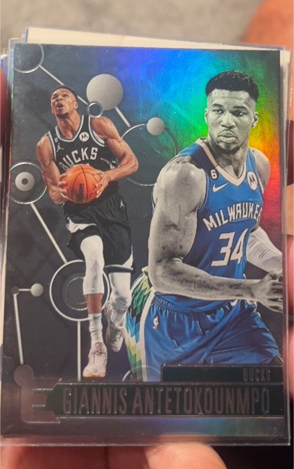 2022-23 Panini Chronicles Essentials #232 Giannis Antetokounmpo — front