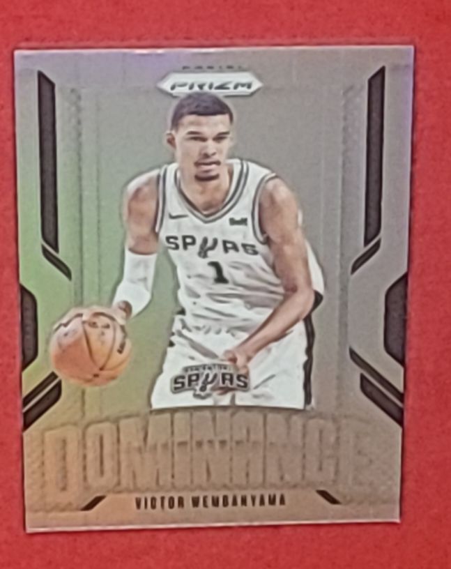 2024-25 Panini Prizm #7 Victor Wembanyama Dominance — front