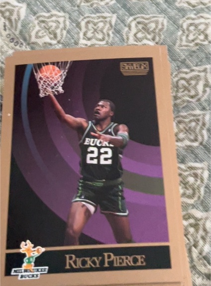 1990 SkyBox #22 Ricky Pierce — front