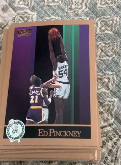 1990-91 SkyBox #22 Ed Pinckney — front