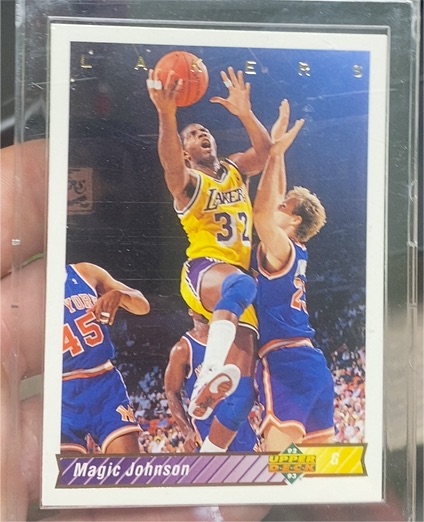 1992-93 Upper Deck #32a Magic Johnson — front