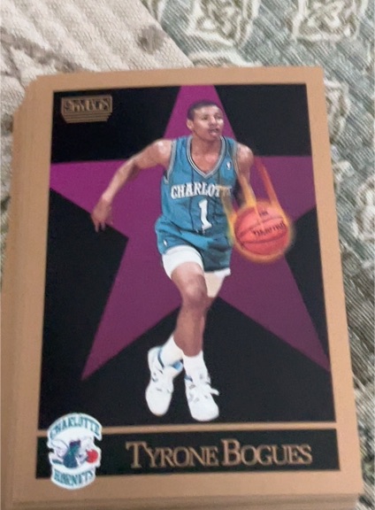 1990-91 SkyBox #26 Tyrone Bogues — front