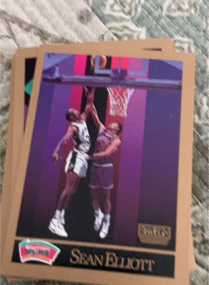 1990-91 SkyBox #256 Sean Elliott — front