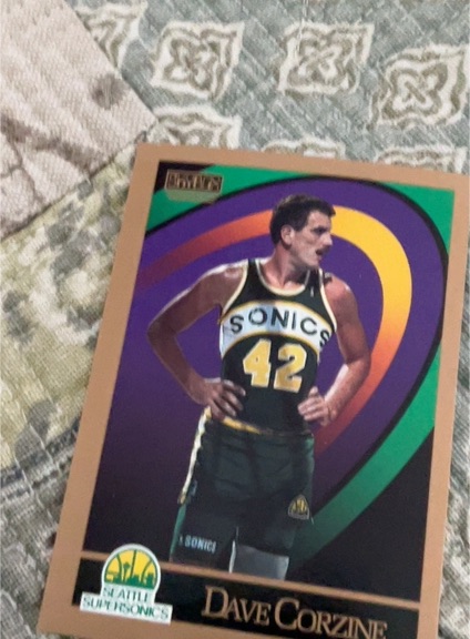 1990-91 SkyBox #417 Dave Corzine — front
