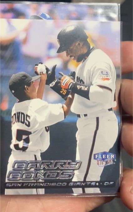 2000 Fleer Ultra #90 Barry Bonds — front