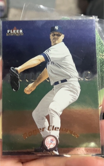 2000 Fleer Mystique #109 Roger Clemens — front