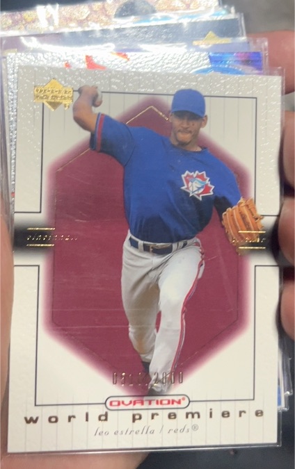 2001 Upper Deck Ovation World Premiere #WP Leo Estrella — front