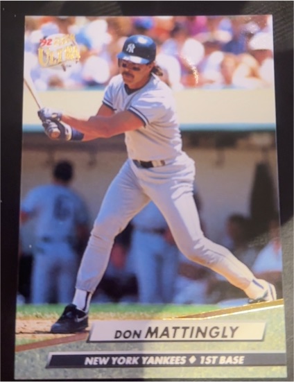 1992 Fleer Ultra #105 Don Mattingly — front