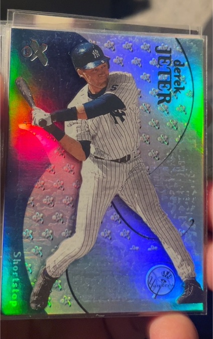 2000 Fleer Skybox EX #11 Derek Jeter — front