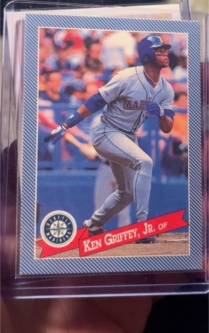 1993 Hostess #25 Ken Griffey Jr. — front