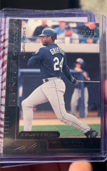 2000 Upper Deck Ovation Center Stage #CS2 Ken Griffey Jr. — front