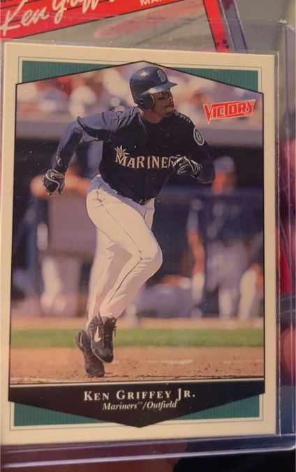 1999 Upper Deck Victory #372 Ken Griffey Jr. — front