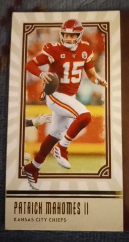 2020 Panini Playbook #15 Patrick Mahomes II — front