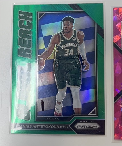 2022-23 Panini Prizm #3 Giannis Antetokounmpo Global Reach Green Prizm — front