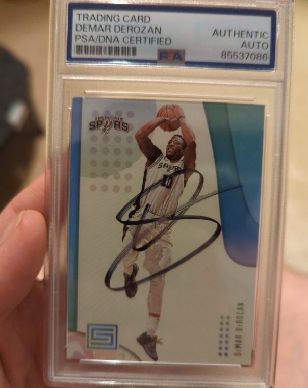2018 Panini Status DeMar DeRozan — front