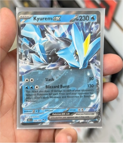 2011 Pokémon Black & White #028 Kyurem EX — front