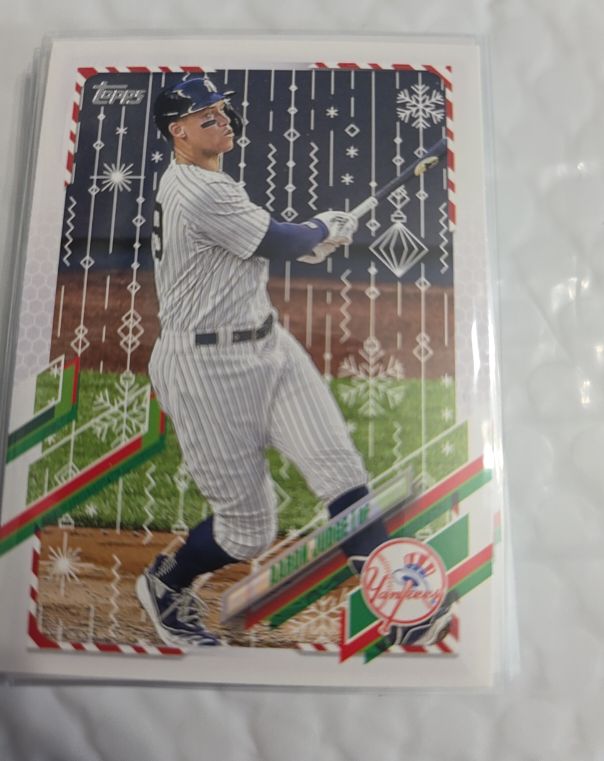 2021 Topps Holiday #HW99 Aaron Judge — front