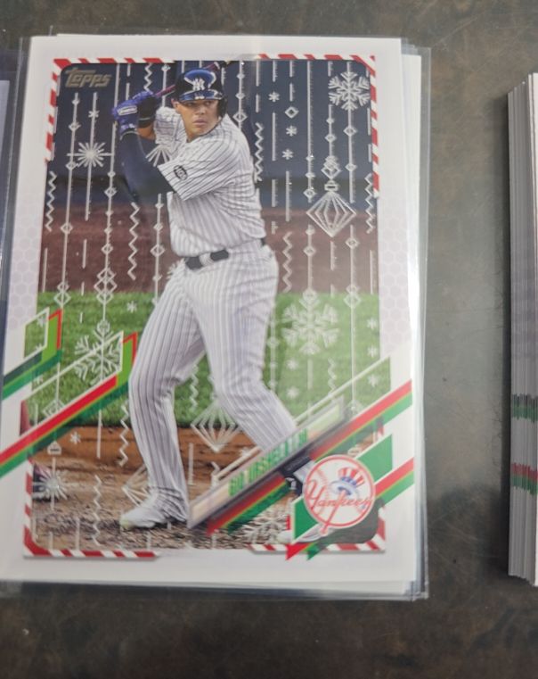 2021 Topps Holiday #HW99 Aaron Judge — front