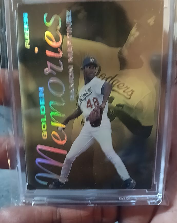 1994 Fleer Golden Memories Fernando Valenzuela — front