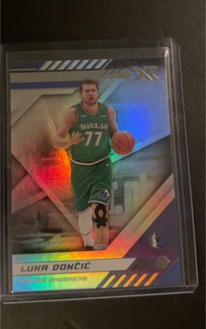 2020-21 Panini Chronicles XR #300 Luka Dončić — front
