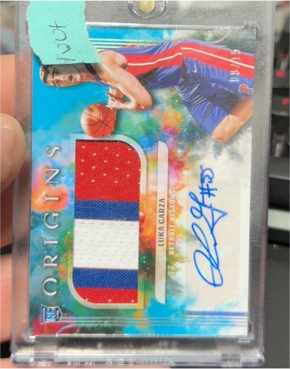 2021 Panini Origins Luka Garza Rookie Patch Auto — front