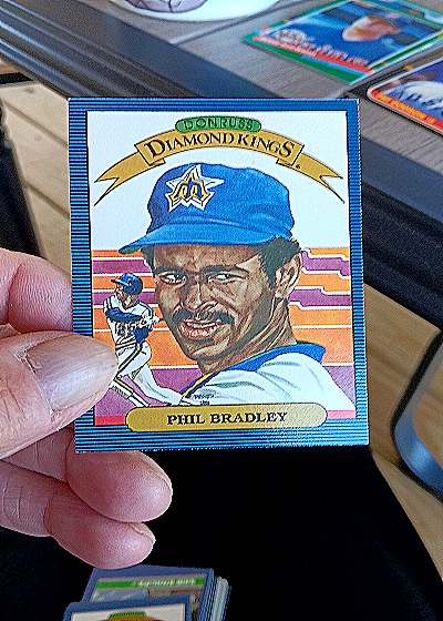 1986 Donruss Diamond Kings #22 Phil Bradley — front