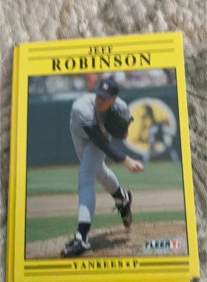 1991 Fleer #671 Jeff Robinson — front