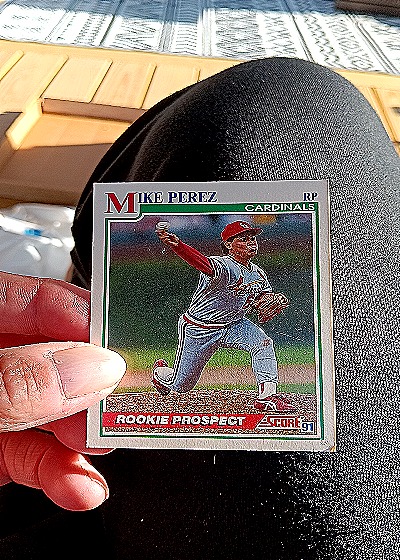 1991 Score #758 Mike Perez — front
