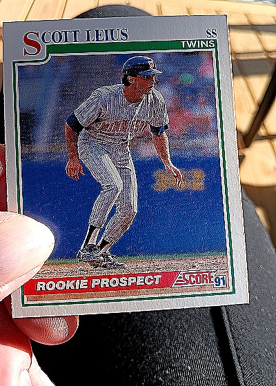 1991 Score #370 Scott Leius — front