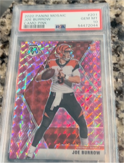 2020 Panini Mosaic #201 Joe Burrow Camo Pink Rookie — front