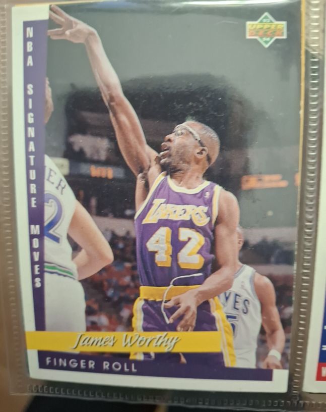 1993-94 Upper Deck #250 James Worthy Los Angeles Lakers Signature Moves — front