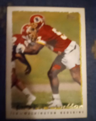 1999 Topps #136 Hardy Nickerson Buccaneers — front