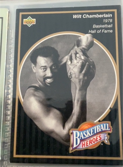 1992-93 Upper Deck Basketball Heroes #17 Wilt Chamberlain — front