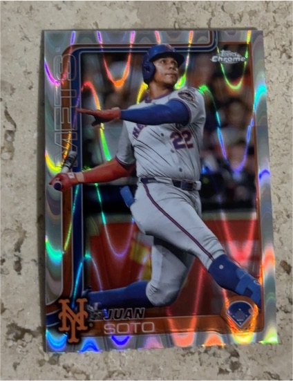 2025 Topps Chrome #200 Juan Soto — front