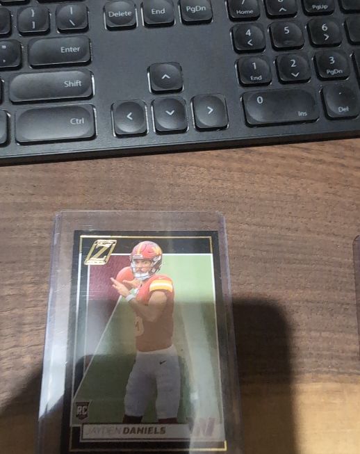 2024 Panini Zenith #148 Jayden Daniels — front