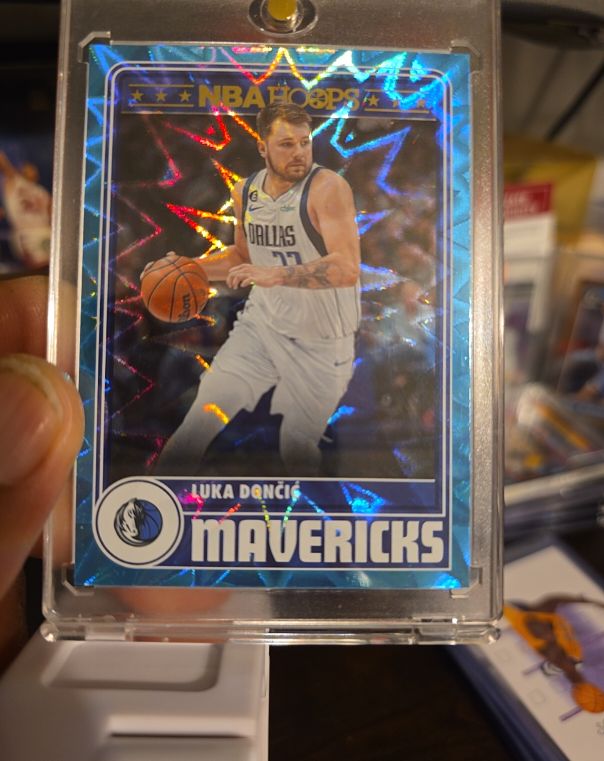 2023-24 Panini NBA Hoops #295 Luka Dončić — front