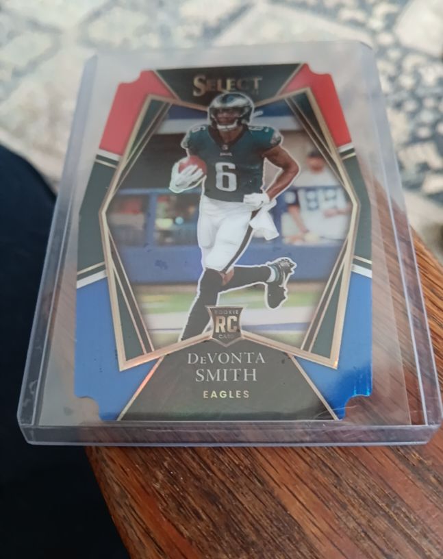 2021 Panini Select Premier Level #149 DeVonta Smith Rookie Card — front