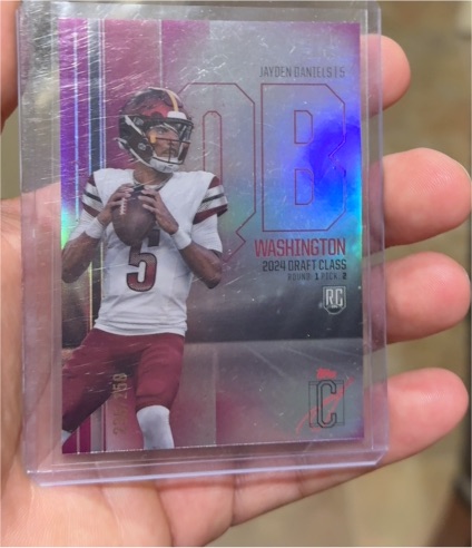 2024 Topps Signature Class #194 Jayden Daniels — front