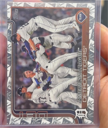 2025 Topps Series 1 #34 Detroit Tigers Team Card — front