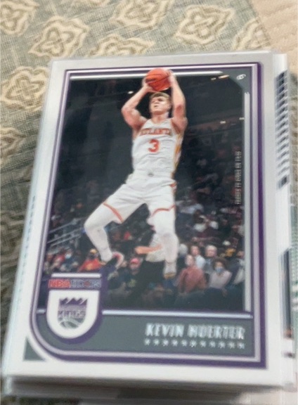 2022-23 Panini NBA Hoops #83 Kevin Huerter — front
