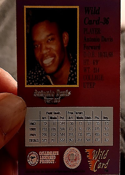 1991 Wild Card #36 Antonio Davis — back
