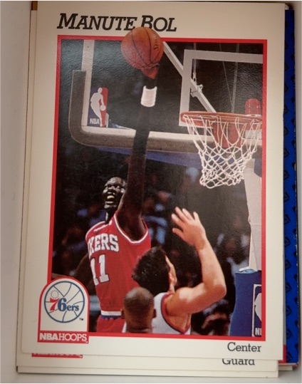 1991-92 Hoops #157 Manute Bol Philadelphia 76ers — front