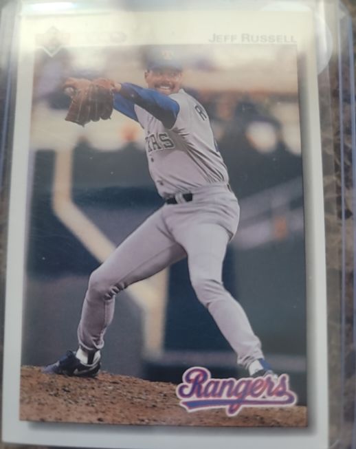 1992 Upper Deck #695 Jeff Russell Texas Rangers — front