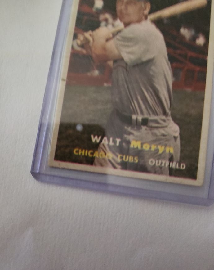 1957 Topps #16 Walt Moryn — front