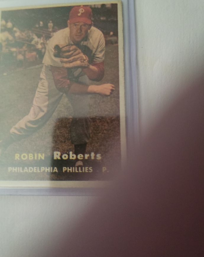 1957 Topps #15 Robin Roberts — front