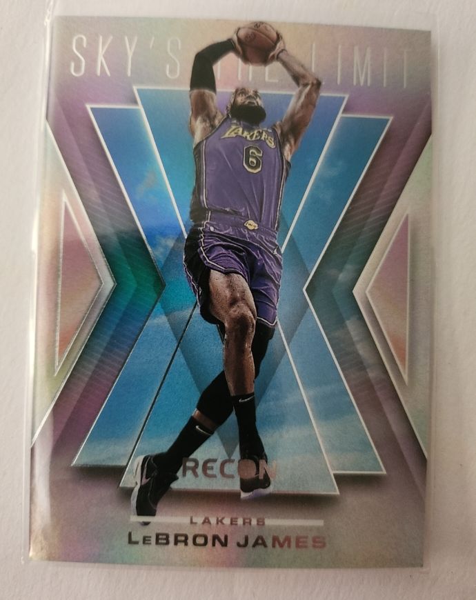 2022-23 Panini Recon #8 LeBron James Sky's the Limit — front