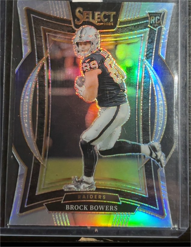 2024 Panini Select Concourse #31 Brock Bowers Silver Prizm Die-Cut Rookie Card — front